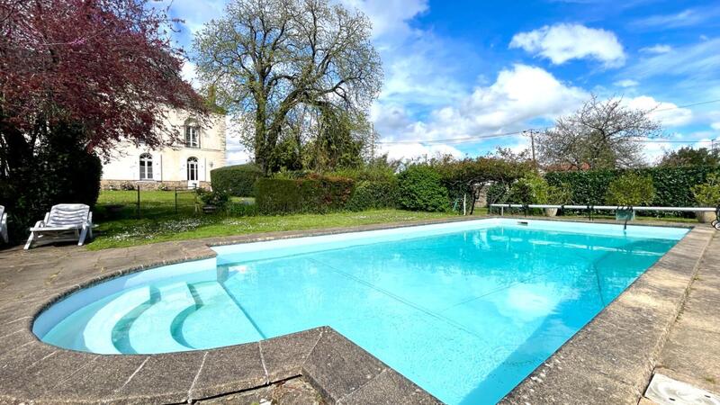 Maison - 198 m² - 8 pièces