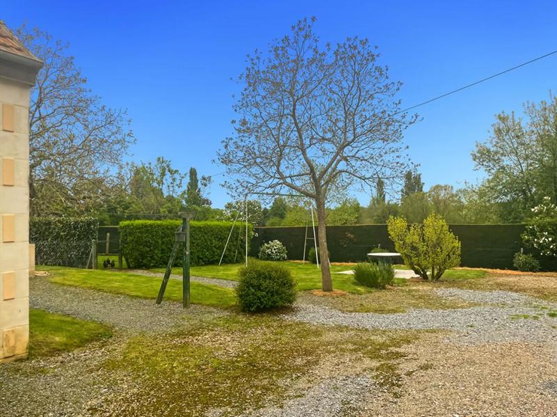 Maison - 250 m² - 10 pièces