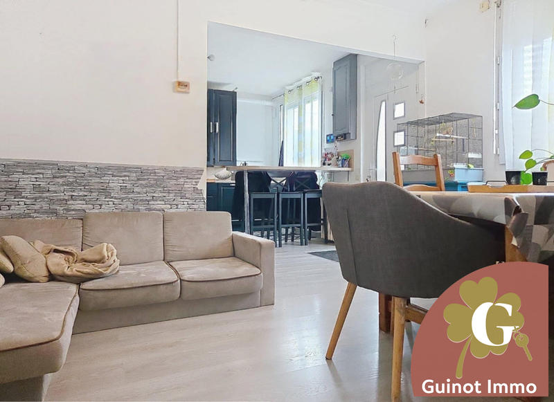 Maison - 104 m² - 4 pièces