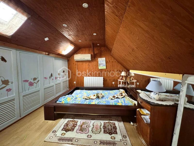 Maison traditionnelle - 166 m² - 9 pièces