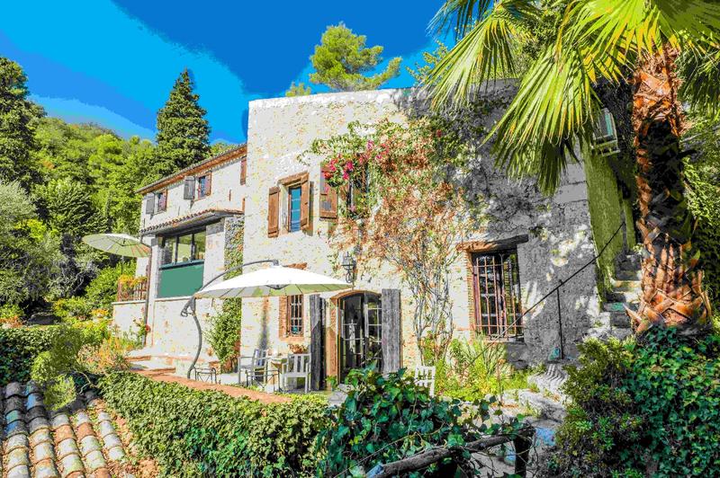 Maison - 253 m² - 9 pièces