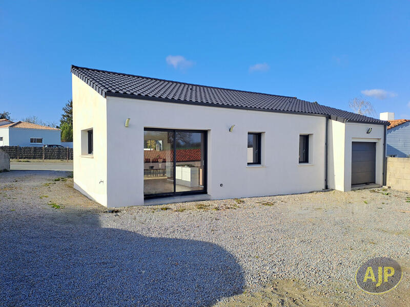 Maison - 85 m² - 4 pièces