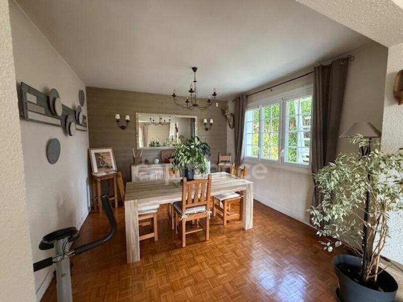 Maison - 147 m² - 6 pièces