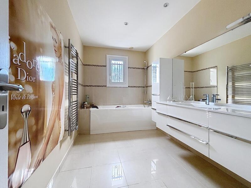 Maison - 153 m² - 6 pièces