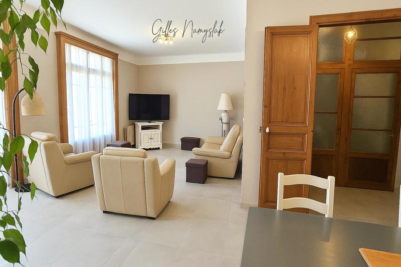 Maison de maîtres - 222 m² - 10 pièces