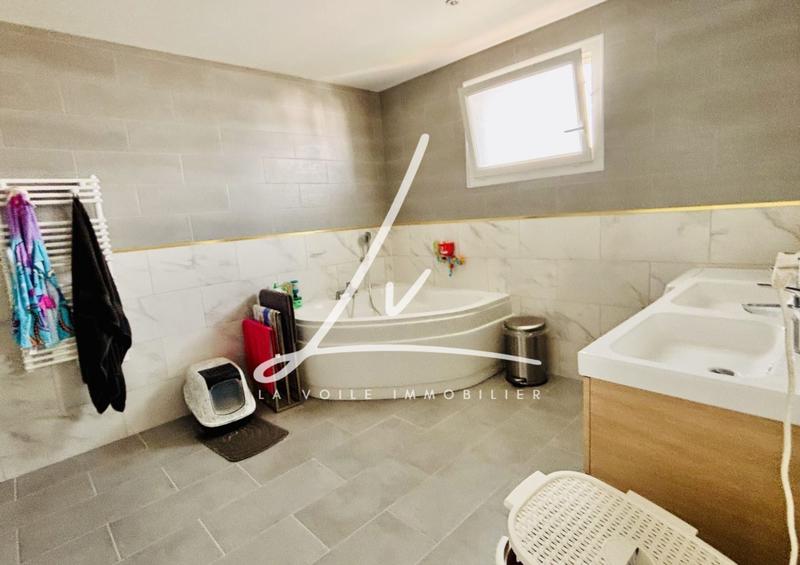 Maison - 128 m² - 6 pièces