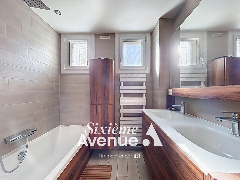 Appartement - 83 m² - 5 pièces