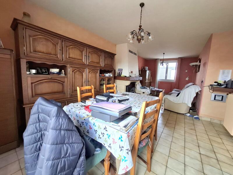 Maison - 94 m² - 8 pièces