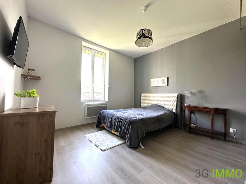 Maison en pierre - 182 m² - 6 pièces