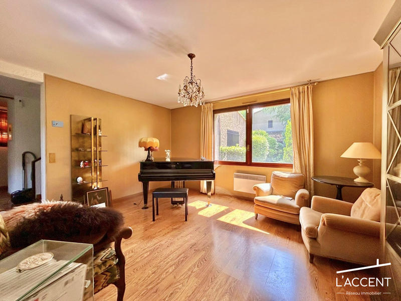 Villa - 239 m² - 7 pièces