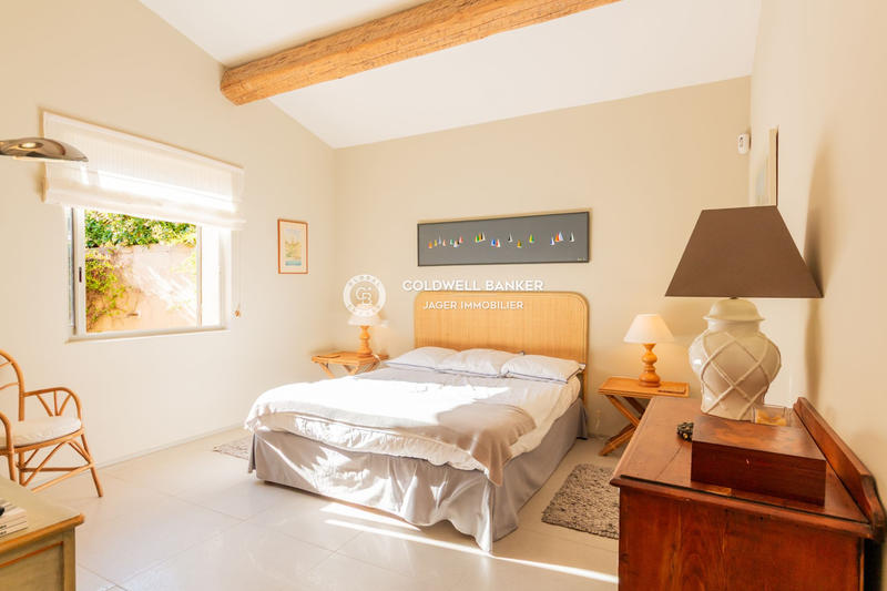 Maison - 320 m² - 6 pièces