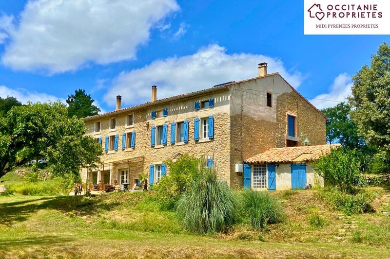 Propriété - 253 m² - 5 pièces