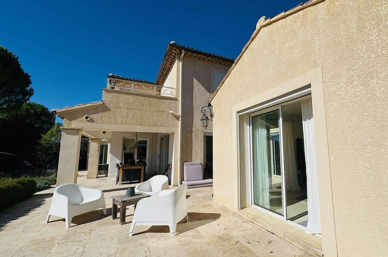 Villa - 250 m² - 10 pièces