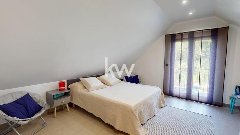 Maison - 309 m² - 10 pièces