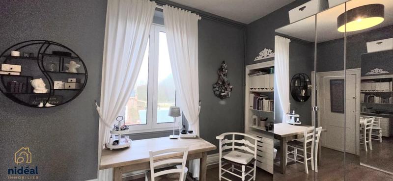 Maison - 283 m² - 12 pièces