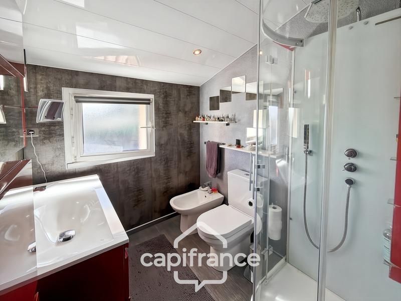 Villa - 168 m² - 6 pièces