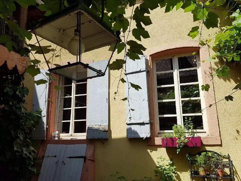 Maison - 243 m² - 11 pièces