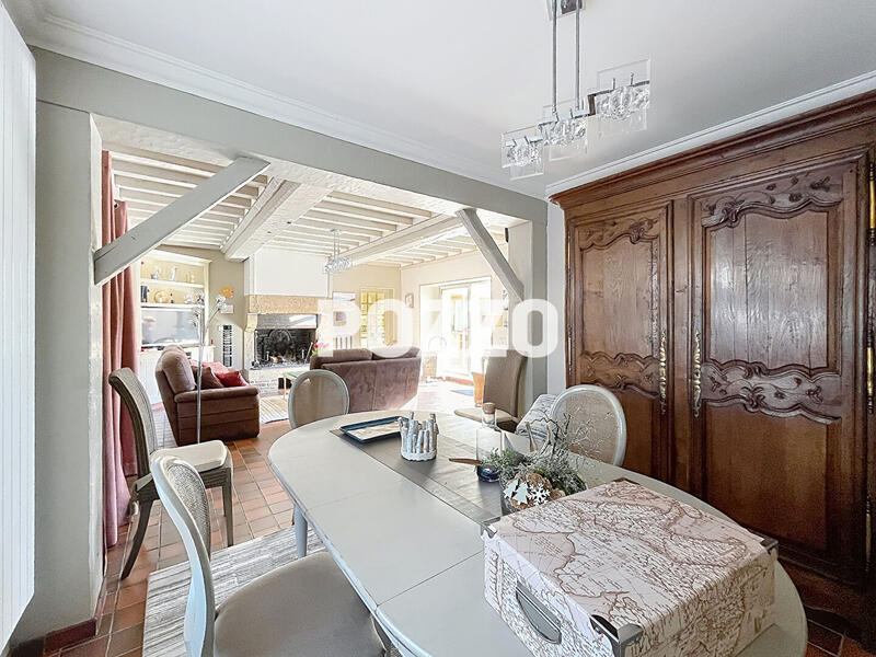 Maison - 160 m² - 8 pièces