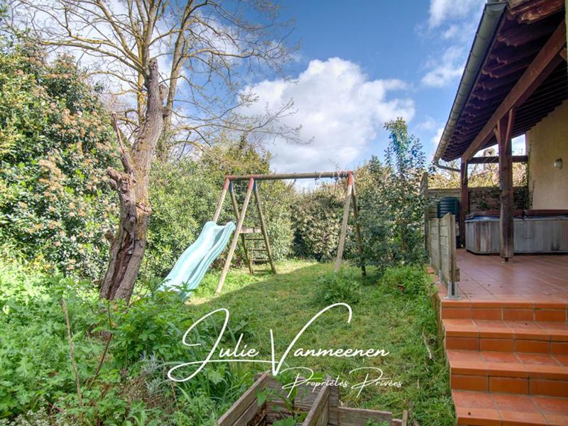 Maison - 248 m² - 7 pièces