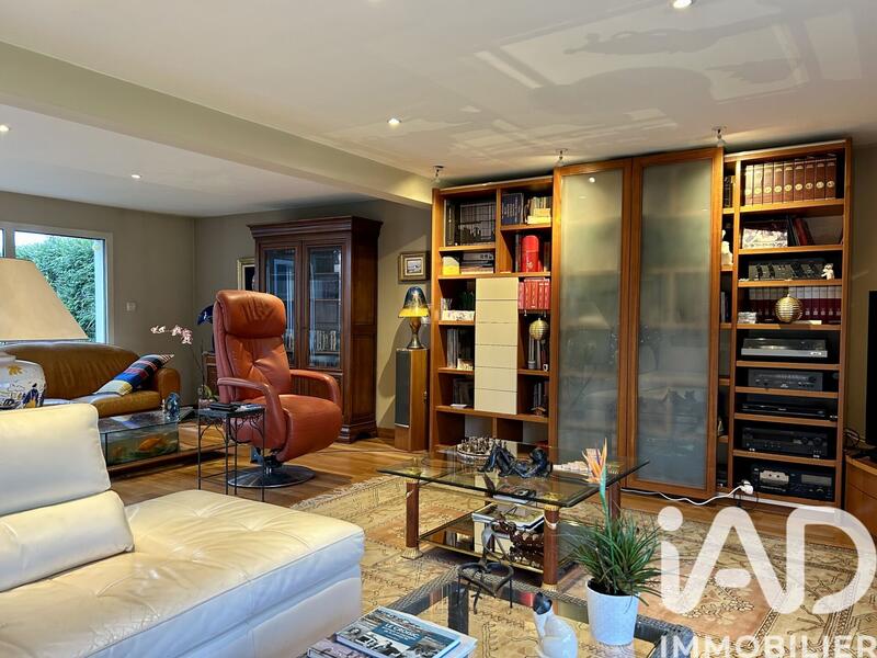 Maison de maîtres - 272 m² - 9 pièces