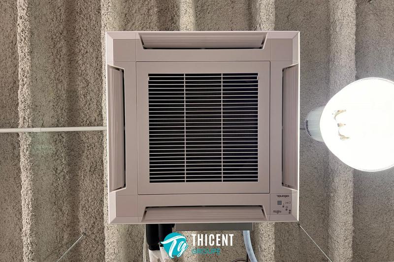 Local commercial - 744 m²