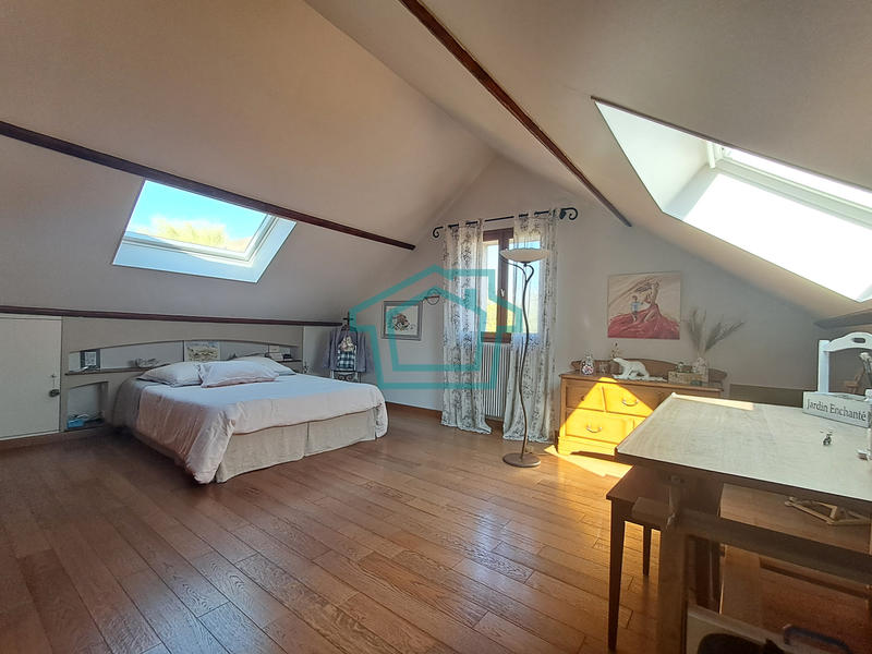 Maison - 185 m² - 6 pièces