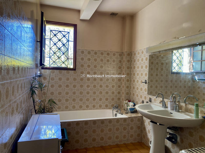 Maison - 201 m² - 8 pièces