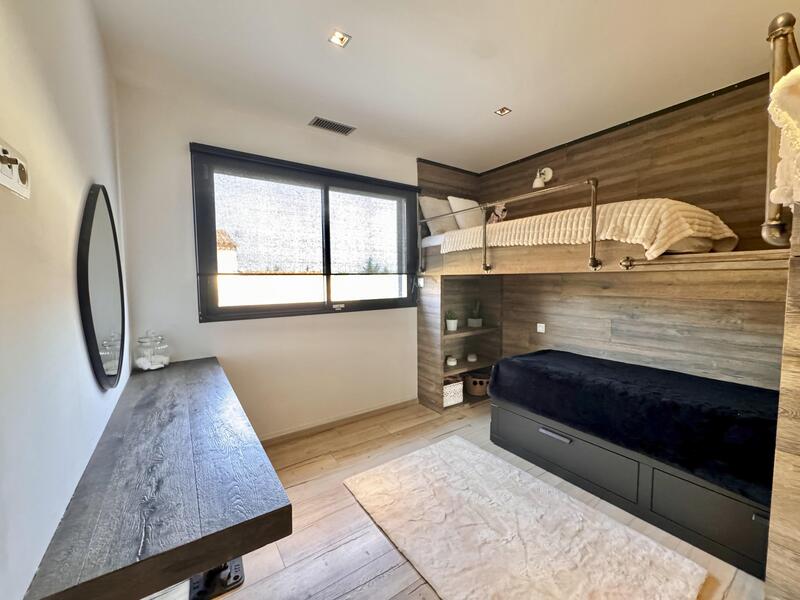 Maison - 255 m² - 8 pièces