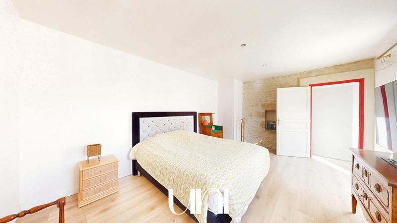 Maison - 360 m² - 12 pièces