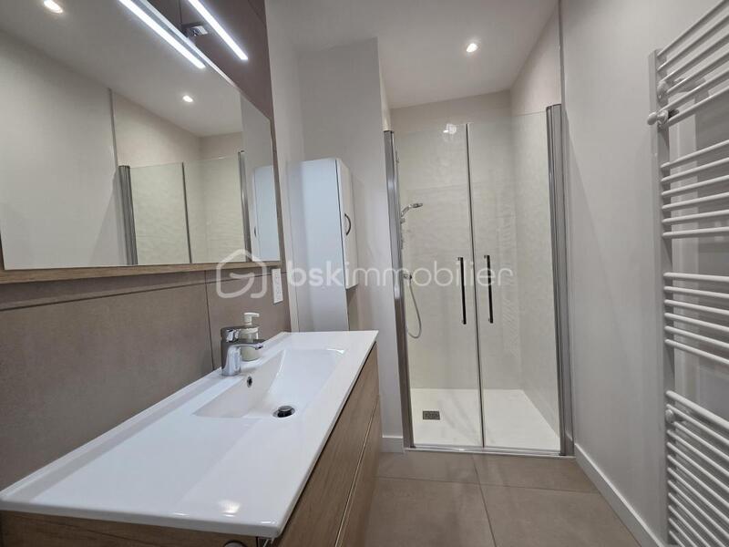 Appartement - 90 m² - 4 pièces