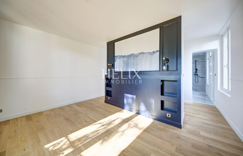 Maison - 383 m² - 9 pièces