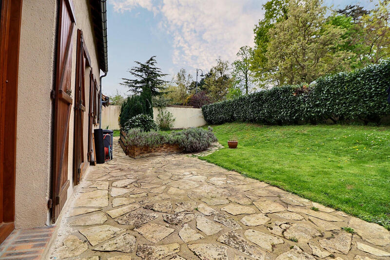 Maison - 122 m² - 7 pièces