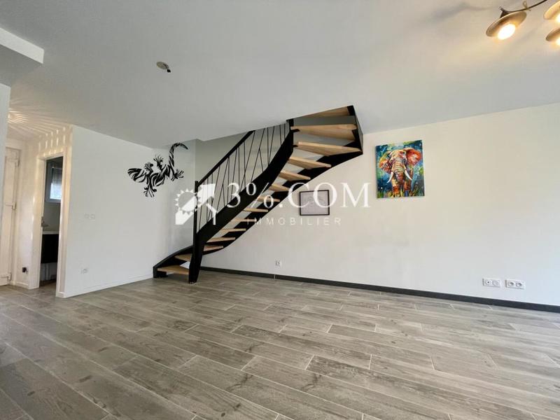 Maison - 99 m² - 5 pièces