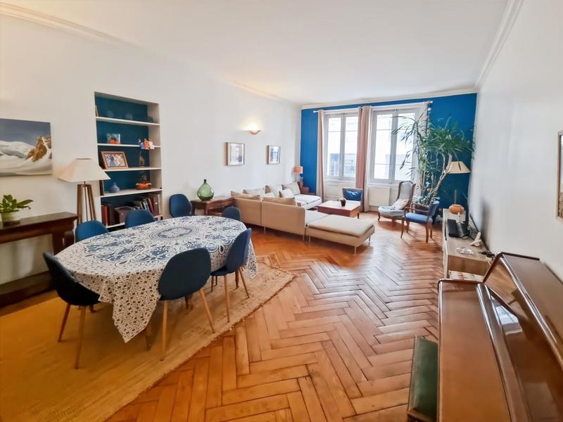 Appartement - 147 m² - 6 pièces