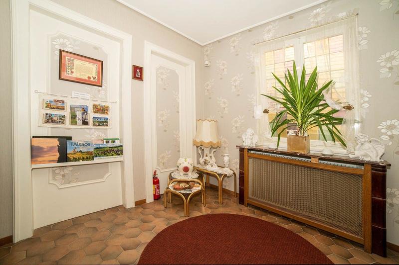 Maison - 1 000 m² - 25 pièces