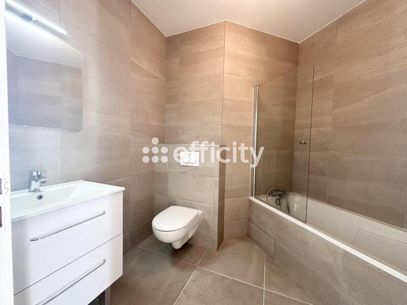 Appartement - 125 m² - 5 pièces