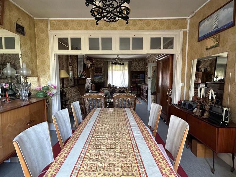 Maison - 313 m² - 17 pièces