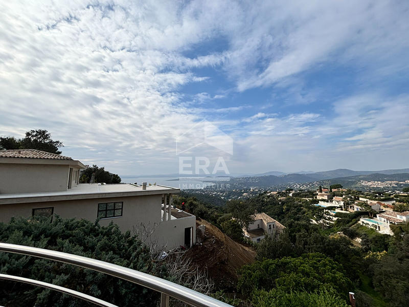 Maison - 225 m² - 7 pièces