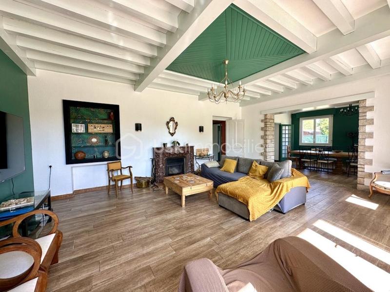 Demeure - 256 m² - 7 pièces