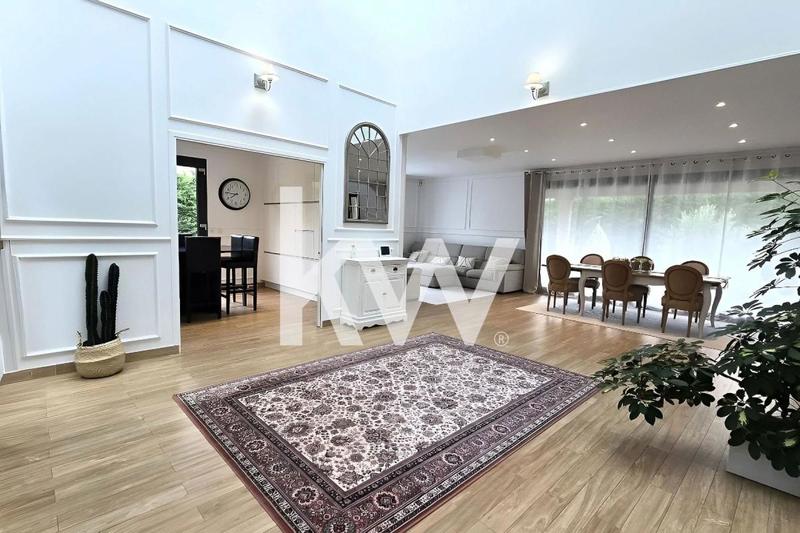 Maison d'architecte - 446 m² - 9 pièces