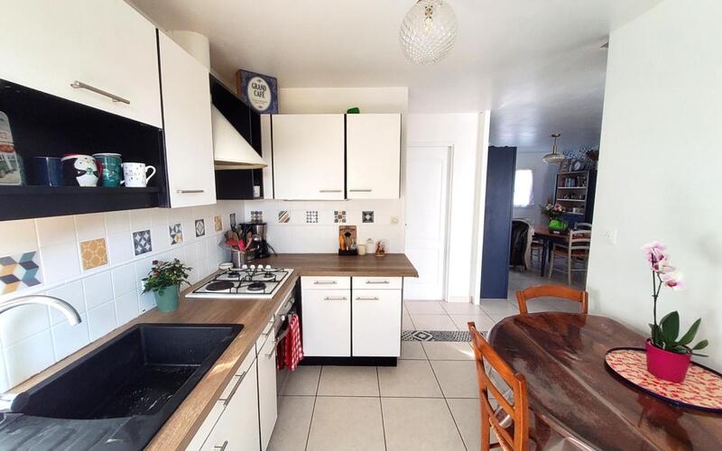 Maison - 99 m² - 6 pièces