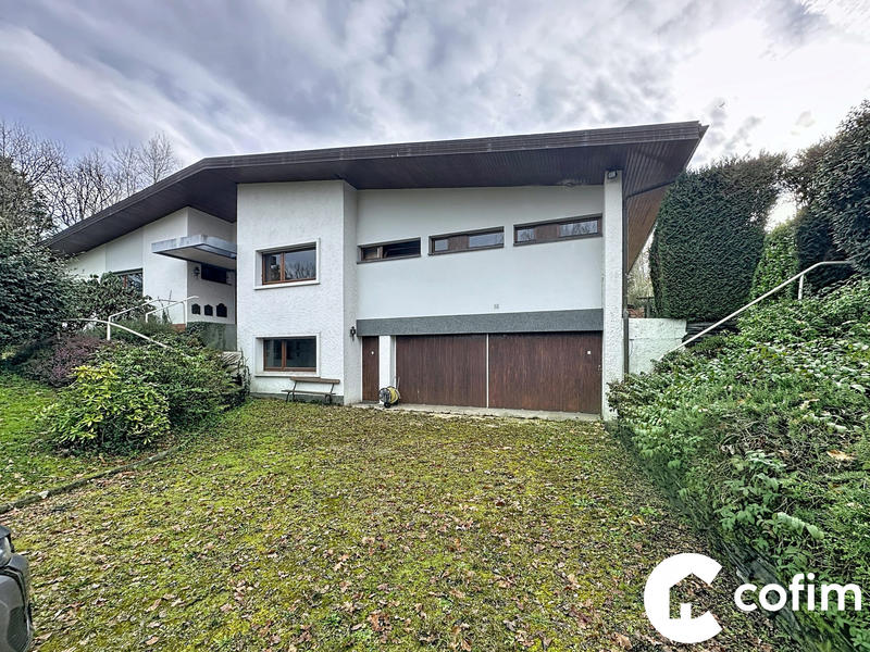 Maison - 180 m² - 7 pièces