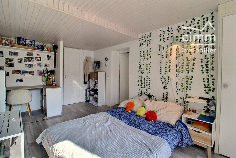 Maison traditionnelle - 160 m² - 7 pièces