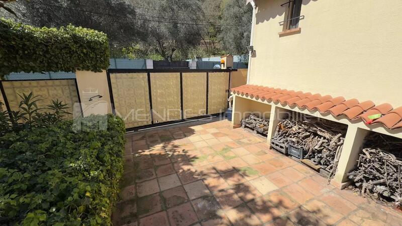 Maison - 99 m² - 4 pièces