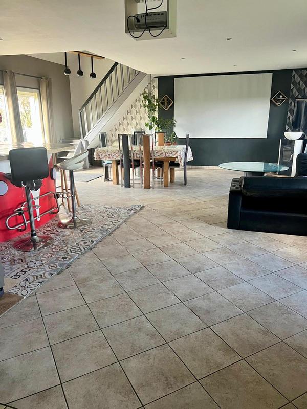 Maison - 160 m² - 7 pièces