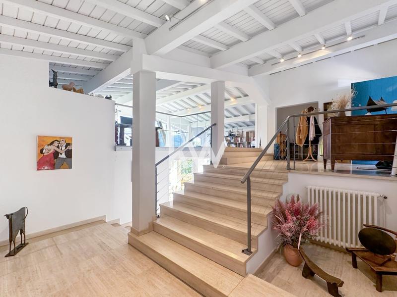 Maison - 321 m² - 11 pièces