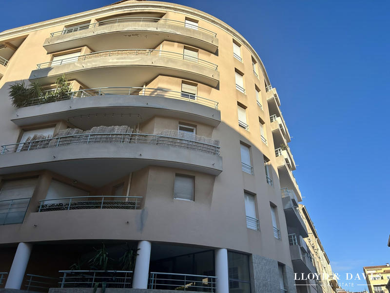 Appartement - 95 m² - 5 pièces