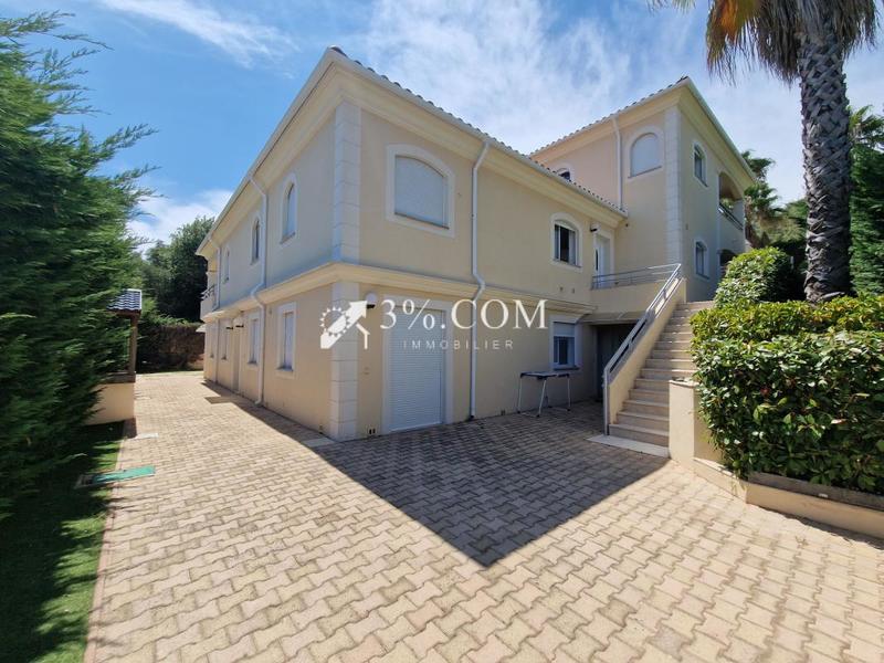 Villa - 300 m² - 15 pièces