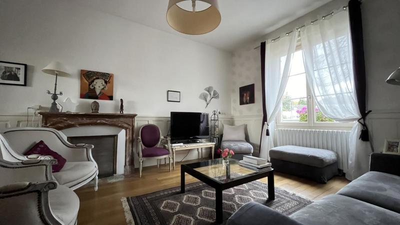 Maison - 220 m² - 9 pièces