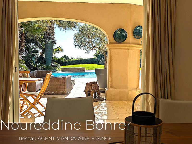 Maison - 251 m² - 7 pièces